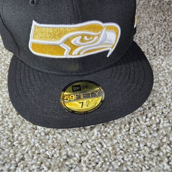 NEW ERA Seattle Seahawks Reflective Metallic Gold Fitted Cap  Size71/4 - Picture 2 of 12